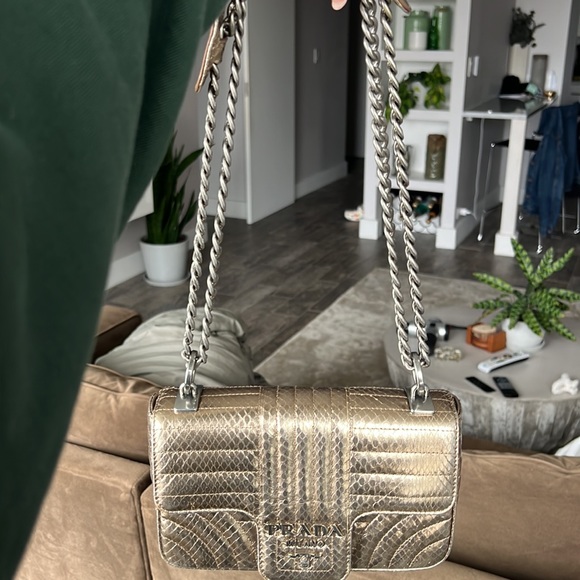 Brand new diagramme flap Prada shoulder bag - Picture 9 of 9